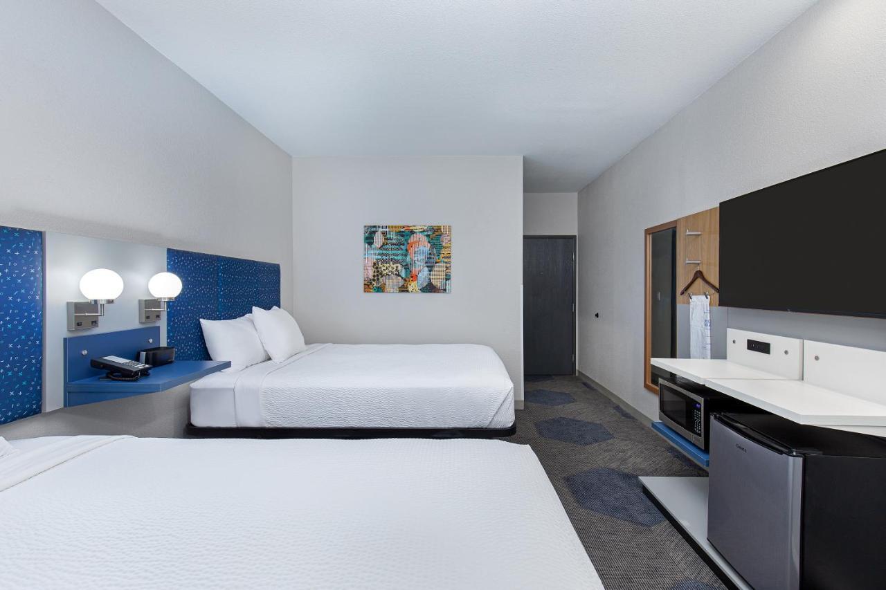 Microtel & By Wyndham - Newly Renovated 2*