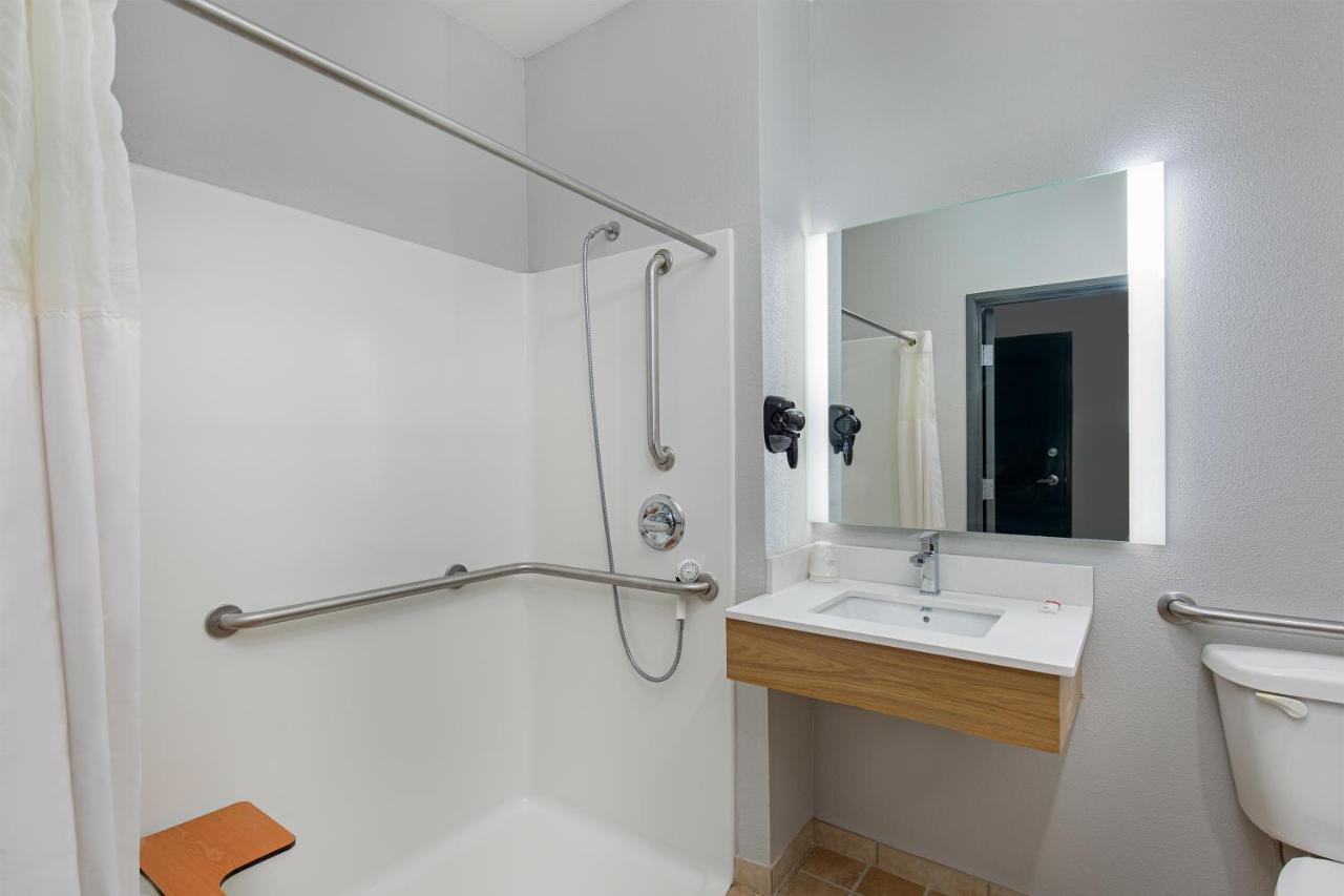 Microtel & By Wyndham - Newly Renovated Hotel